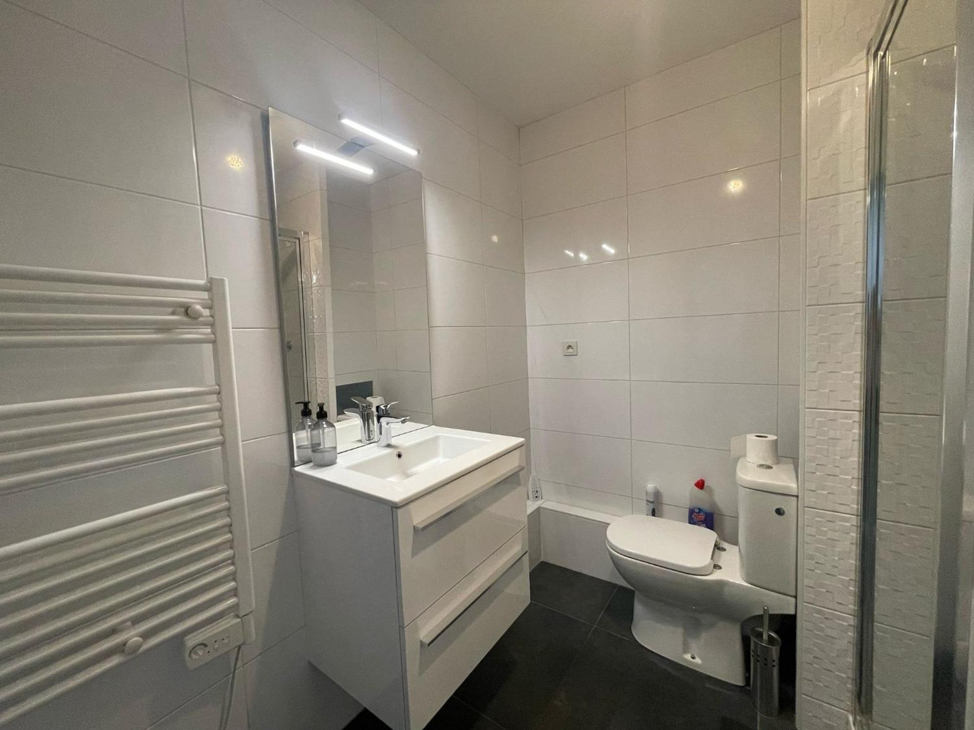 City & Cosy, Lyon Charcot- Wifi - Lave Linge - Balcon - Parking ภายนอก รูปภาพ